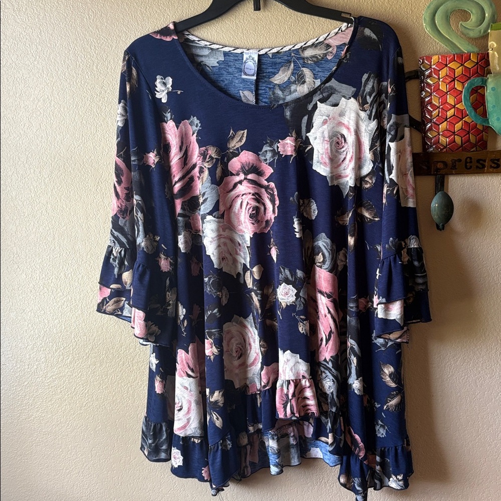 Honeyme Navy and Cream Floral Top